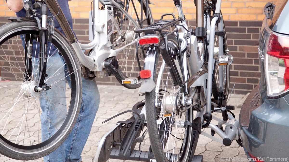 Fahrrad besser am Heck des Autos transportieren www